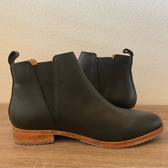 NEW Nisolo Black Chelsea Boots, Size 8.5 - Picture 3 of 11